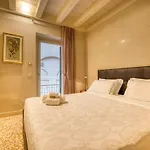 Apartmentsarena - Mercatorum - Piazza Erbe Βερόνα