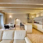 Apartmentsarena - Mercatorum - Piazza Erbe Διαμέρισμα *