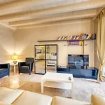 Apartmentsarena - Mercatorum - Piazza Erbe Διαμέρισμα *