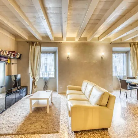 Apartmentsarena - Mercatorum - Piazza Erbe Apartment *