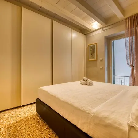 Apartmentsarena - Mercatorum - Piazza Erbe * Verona