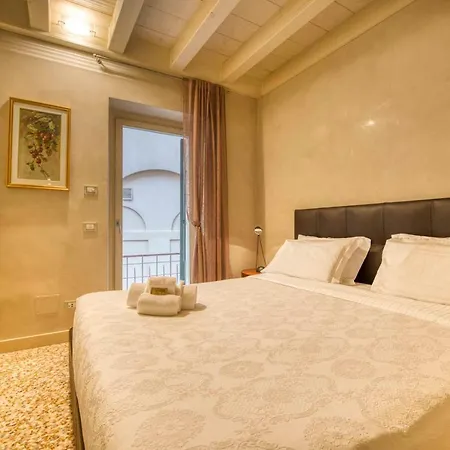 Apartmentsarena - Mercatorum - Piazza Erbe Verona