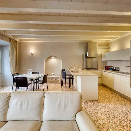 Apartmentsarena - Mercatorum - Piazza Erbe Apartamento *