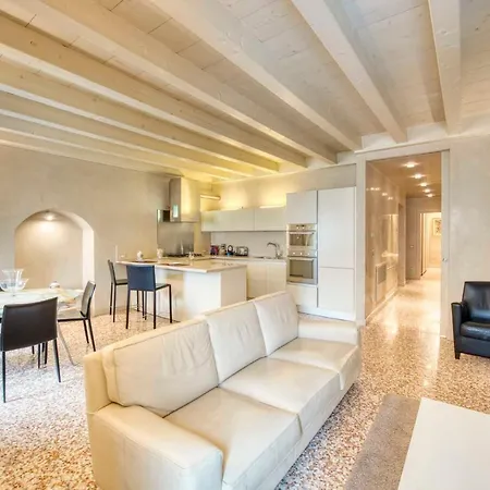 Apartmentsarena - Mercatorum - Piazza Erbe * Verona