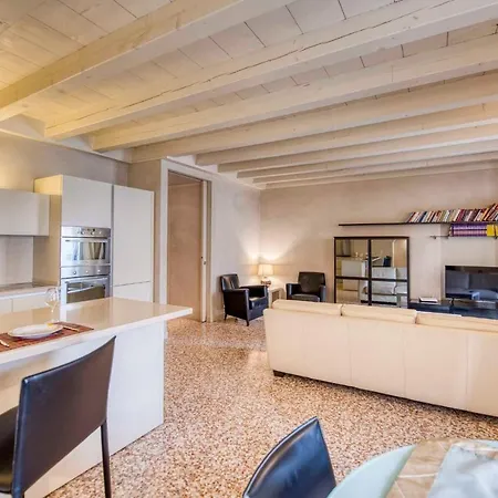 Apartmentsarena - Mercatorum - Piazza Erbe Verona