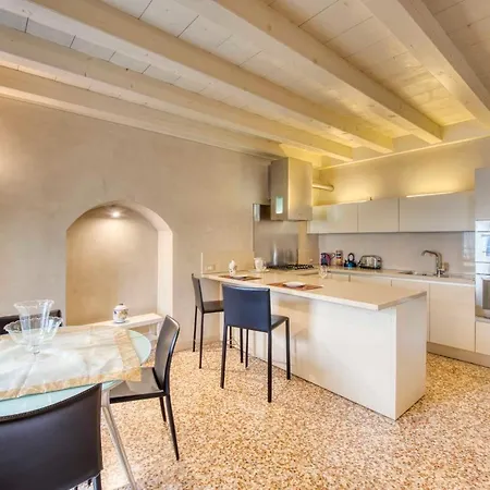 Apartmentsarena - Mercatorum - Piazza Erbe * Verona