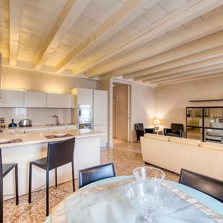 Apartmentsarena - Mercatorum - Piazza Erbe Verona