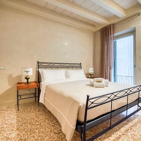 Apartmentsarena - Mercatorum - Piazza Erbe Apartment Verona