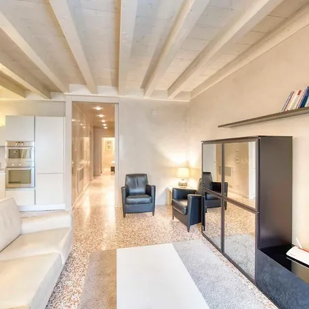 Apartmentsarena - Mercatorum - Piazza Erbe * Verona