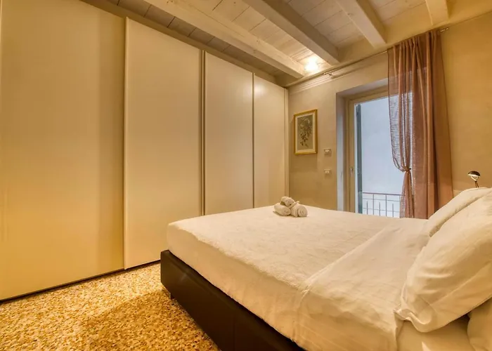 Apartmentsarena - Mercatorum - Piazza Erbe * 维罗纳