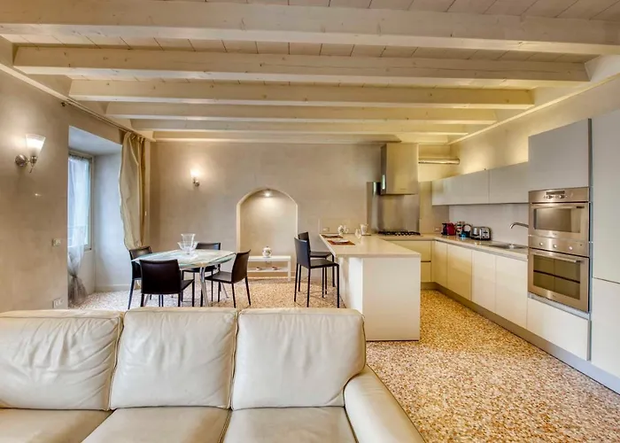 Apartmentsarena - Mercatorum - Piazza Erbe 아파트 *