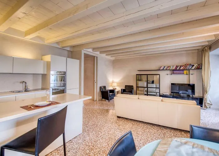 Apartmentsarena - Mercatorum - Piazza Erbe 베로나