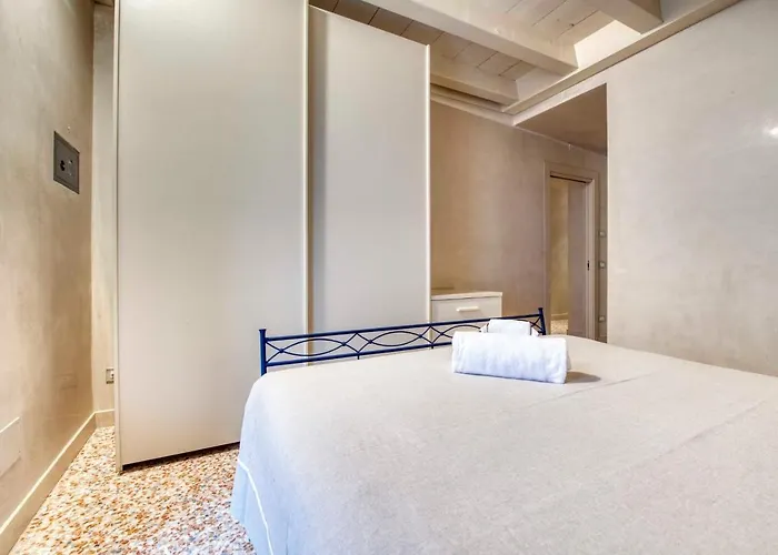Apartmentsarena - Mercatorum - Piazza Erbe * 베로나