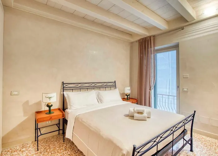 Apartmentsarena - Mercatorum - Piazza Erbe 公寓