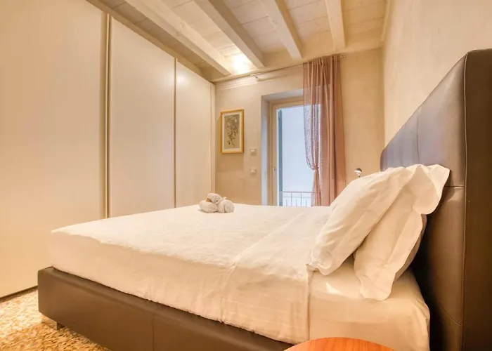 Apartmentsarena - Mercatorum - Piazza Erbe * Werona