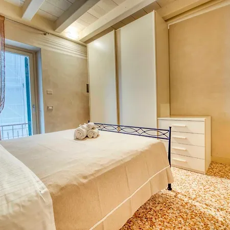 Apartmentsarena - Mercatorum - Piazza Erbe