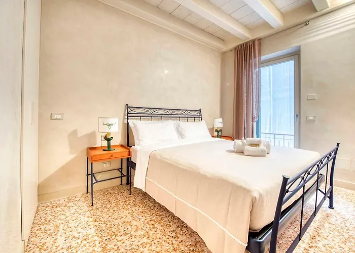 Apartmentsarena - Mercatorum - Piazza Erbe 公寓 *