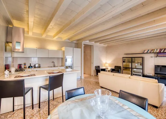 Apartmentsarena - Mercatorum - Piazza Erbe 维罗纳